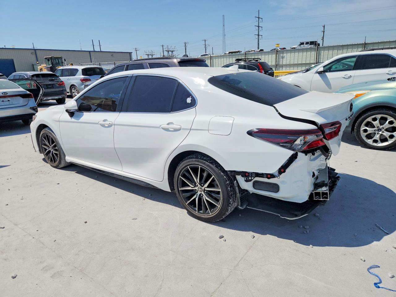 2022 TOYOTA CAMRY SE — снимка 2