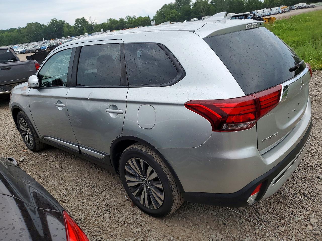 2020 MITSUBISHI OUTLANDER SE — снимка 2