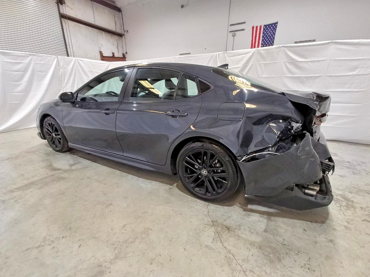 2025 TOYOTA CAMRY SE — снимка 2