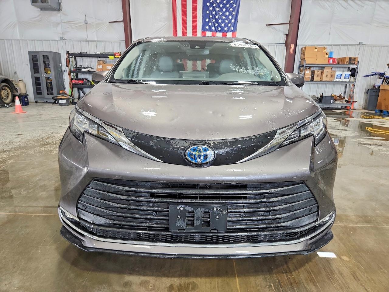 2021 TOYOTA SIENNA XLE — снимка 5