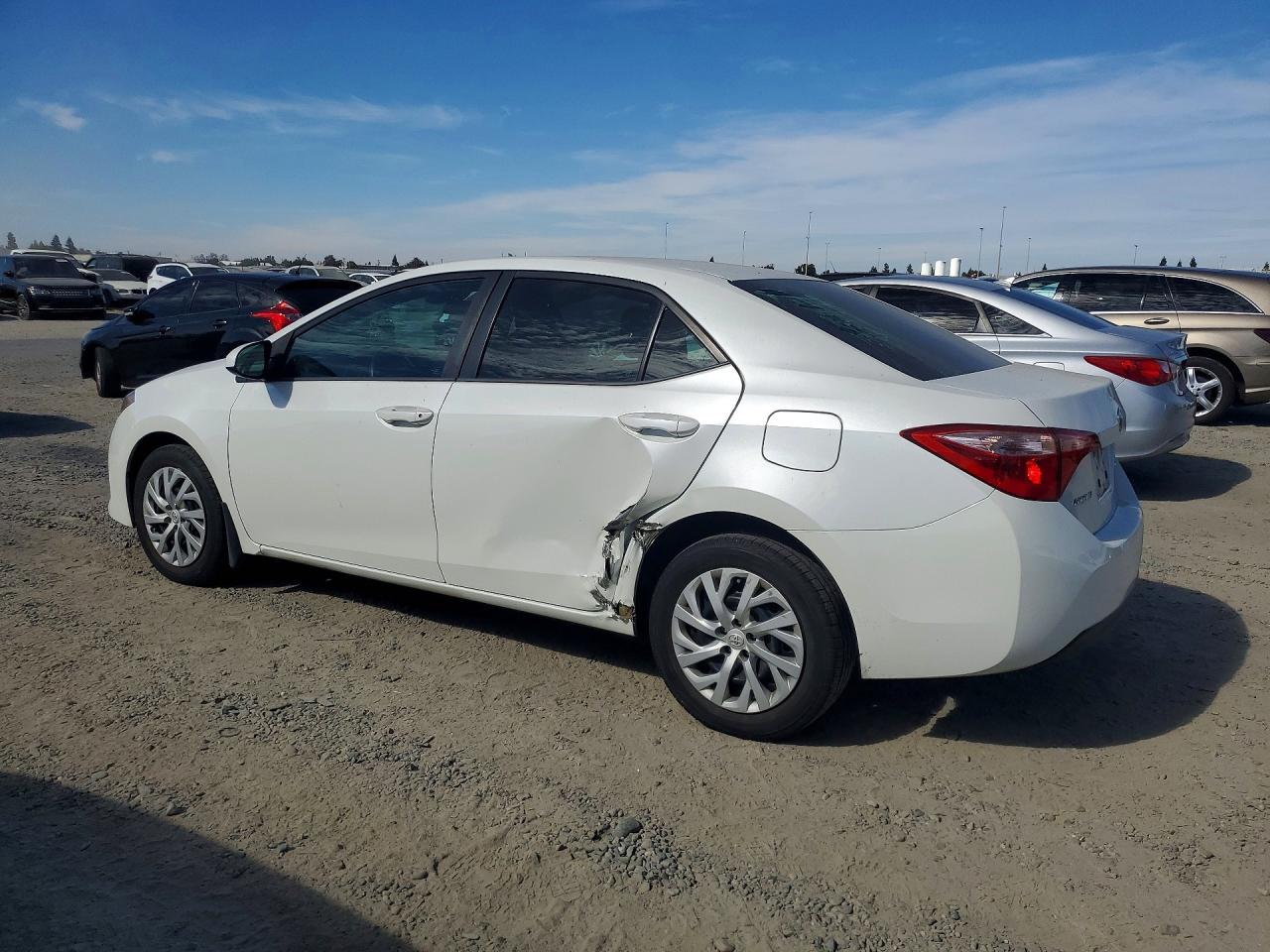 2018 TOYOTA COROLLA LE — снимка 2