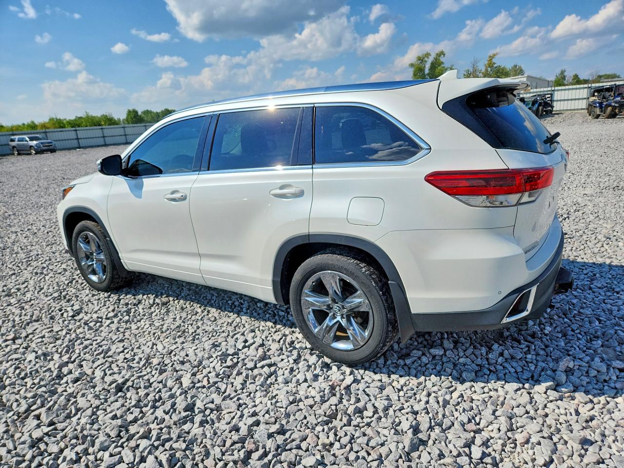 2019 TOYOTA HIGHLANDER LIMITED PLATINUM — снимка 2
