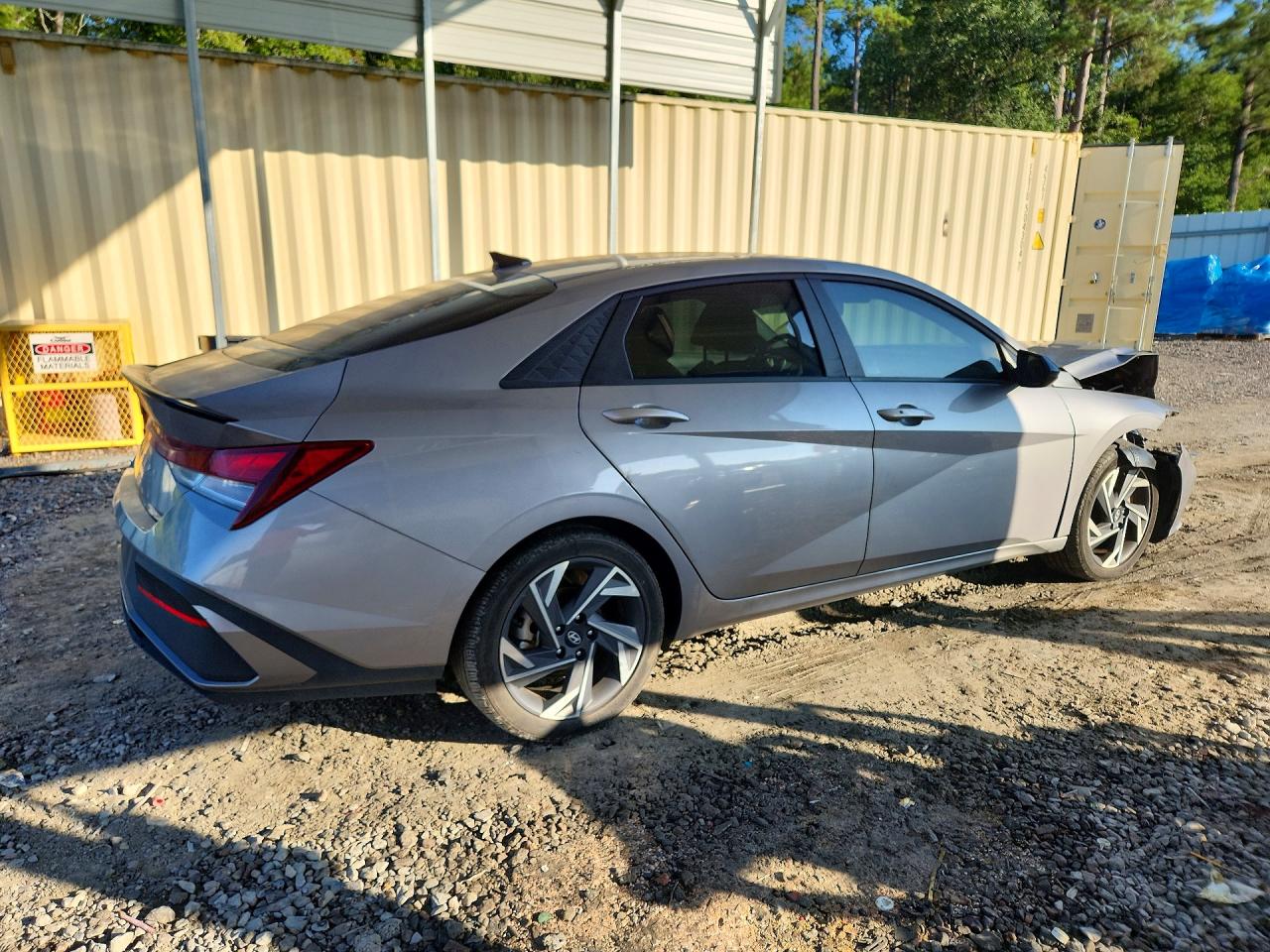 2025 HYUNDAI ELANTRA SEL SPORT — снимка 3