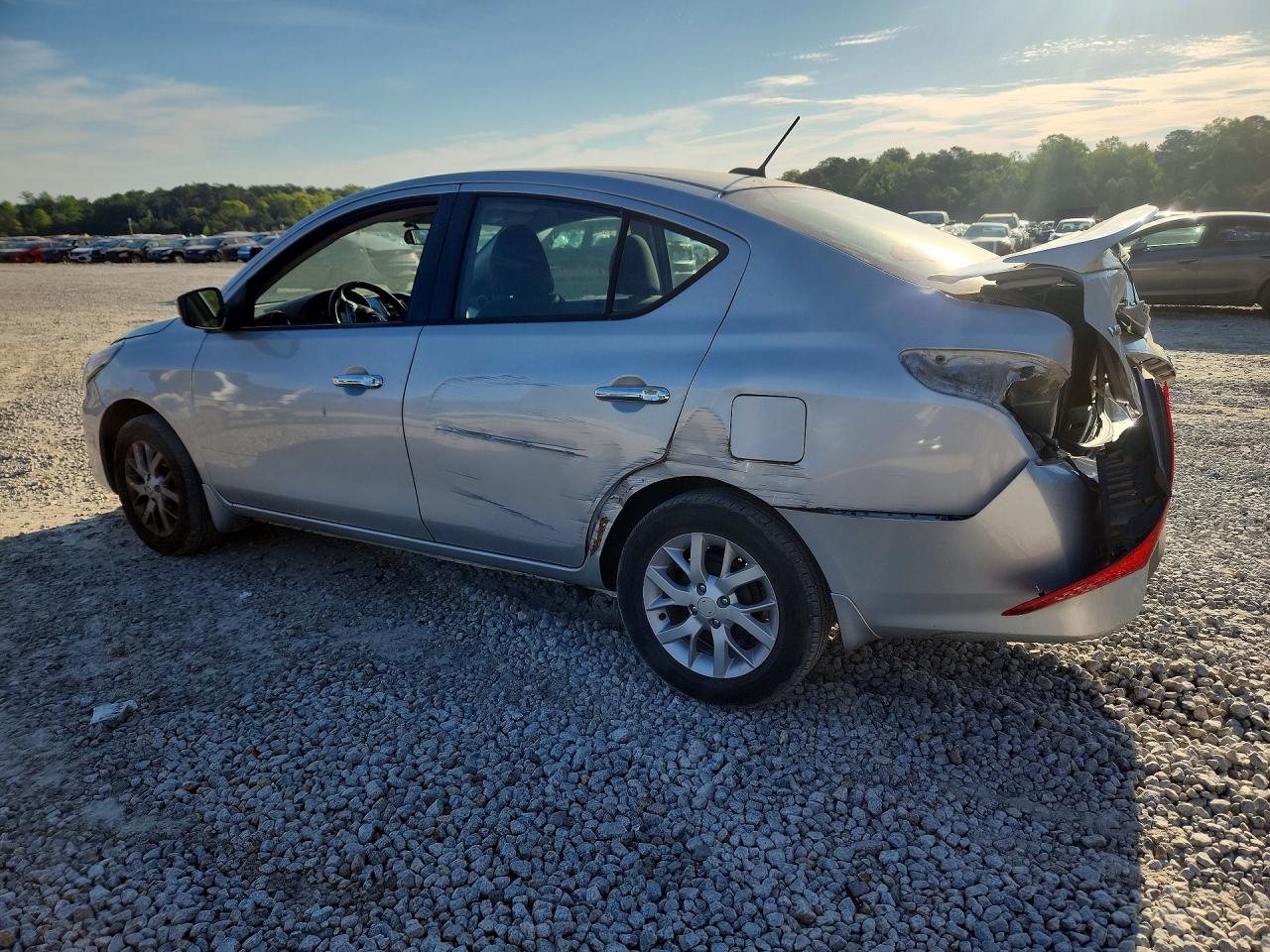 2017 NISSAN VERSA 1.6 S — снимка 2