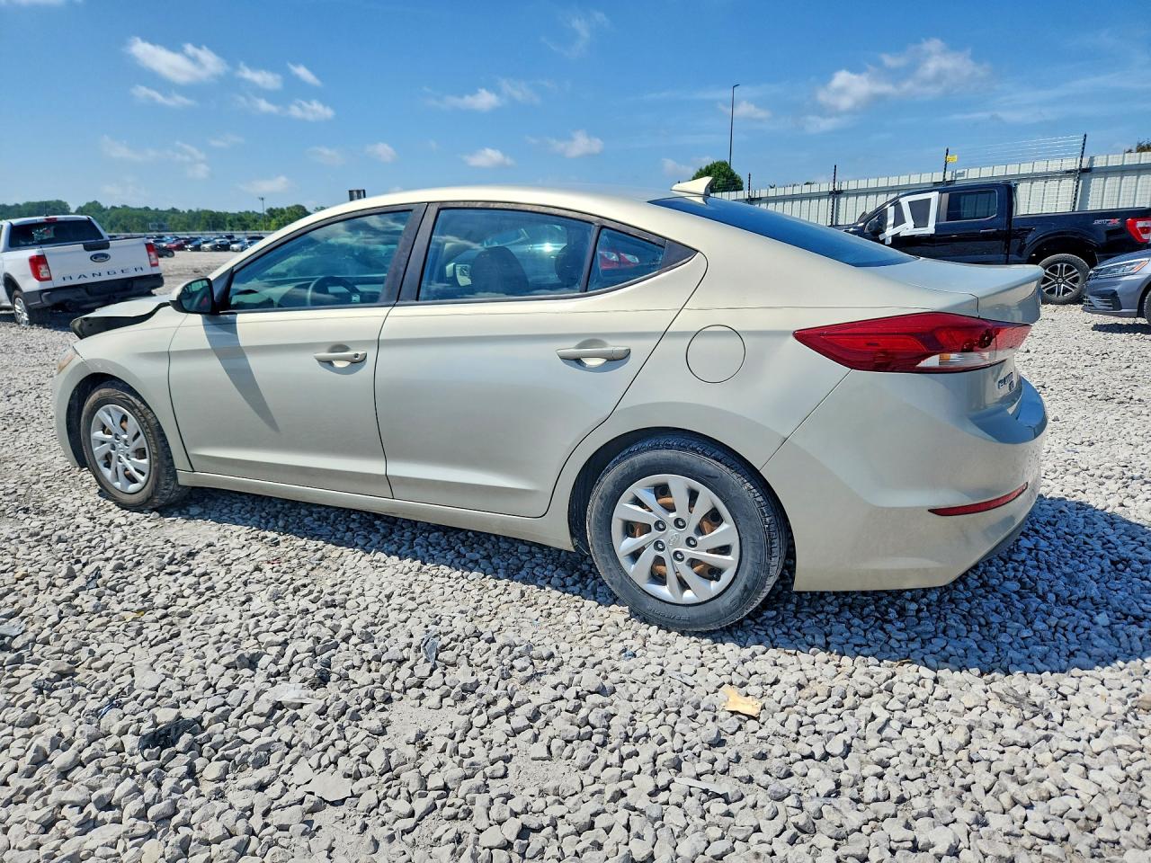 2017 HYUNDAI ELANTRA SE — снимка 2