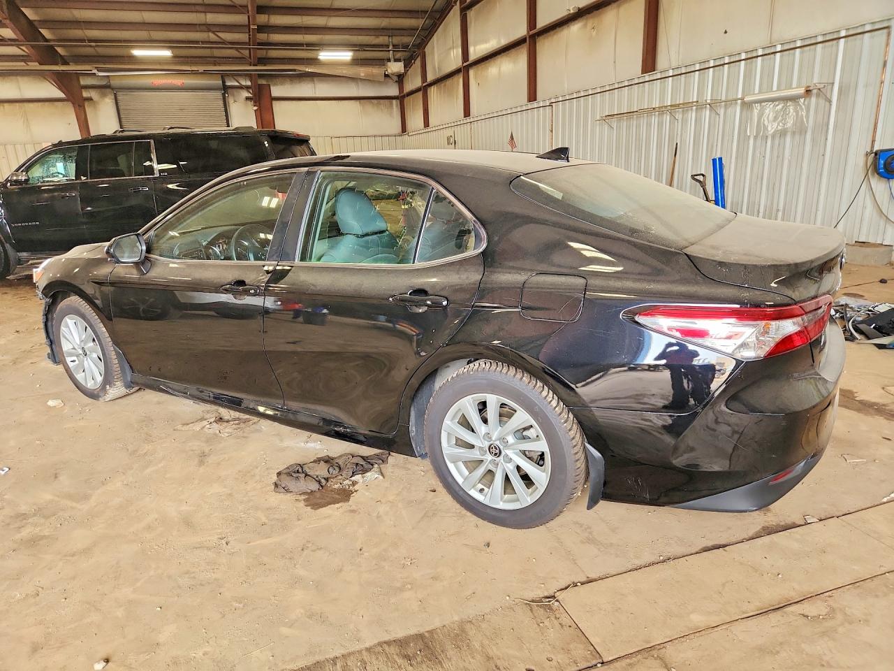 2022 TOYOTA CAMRY LE — снимка 2