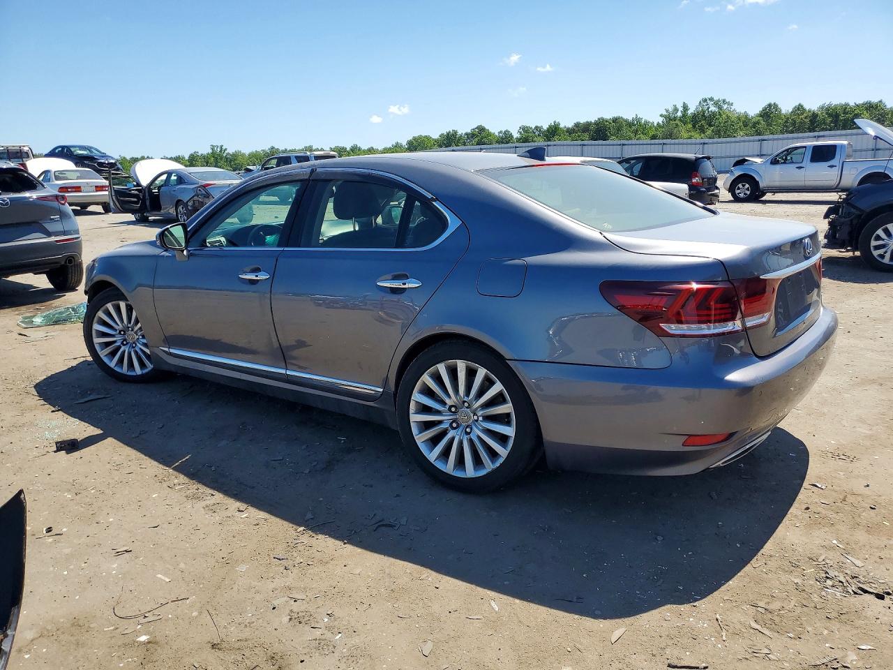 2017 LEXUS LS 460 — снимка 2