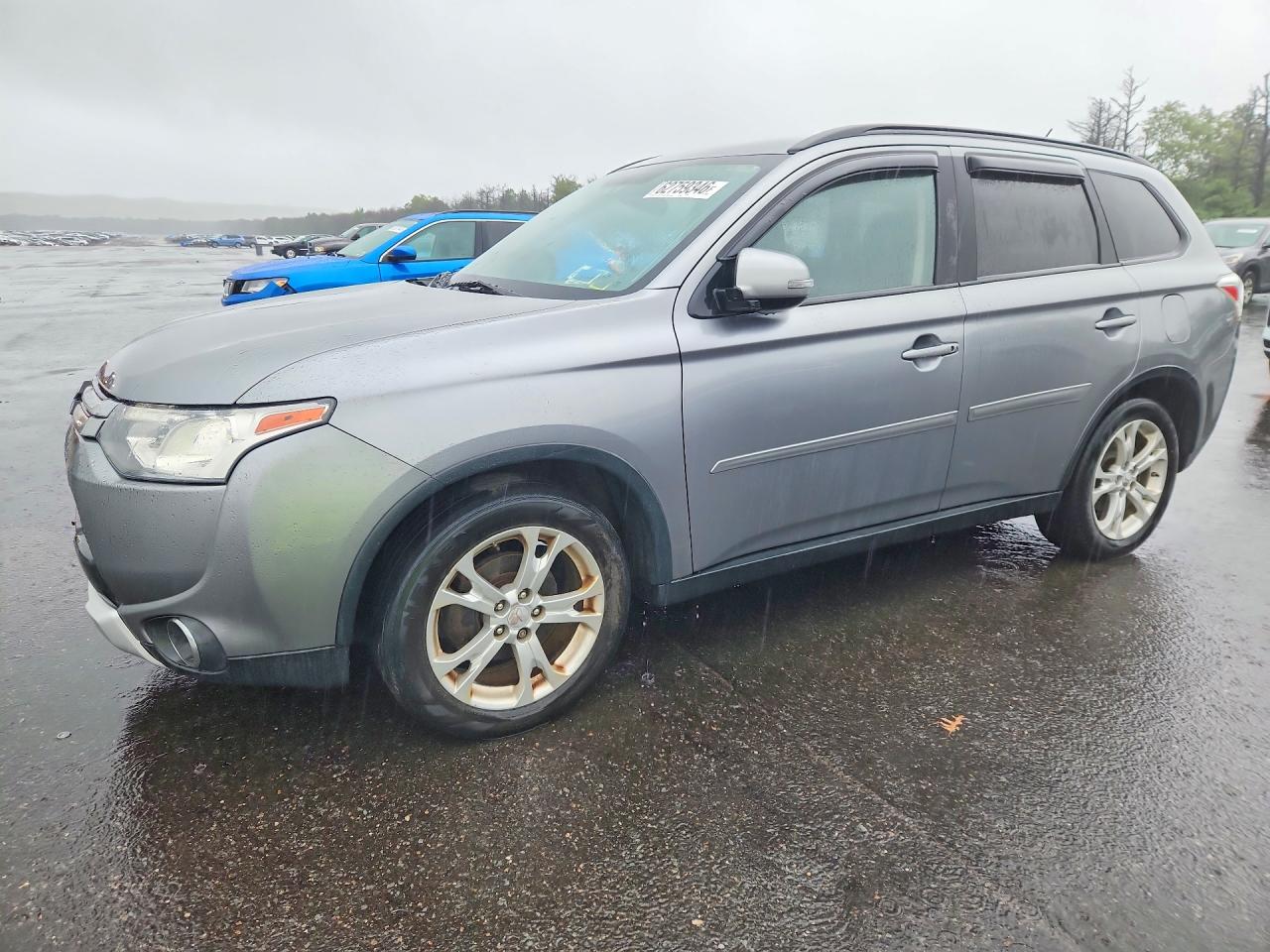 2015 MITSUBISHI OUTLANDER SE