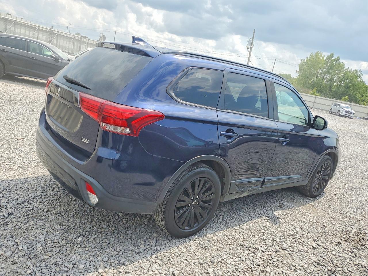 2020 MITSUBISHI OUTLANDER SE — снимка 3