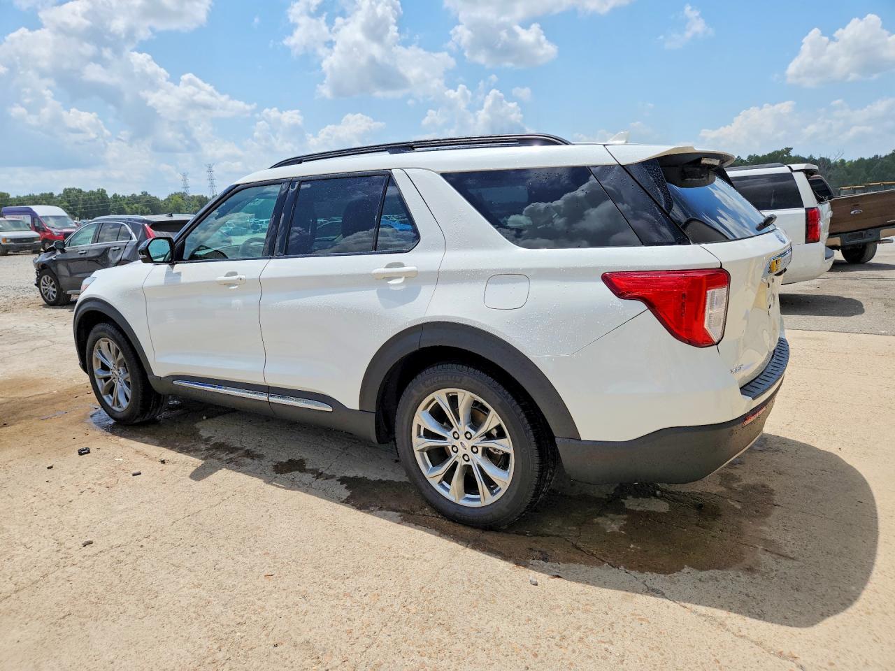 2024 FORD EXPLORER XLT — снимка 2