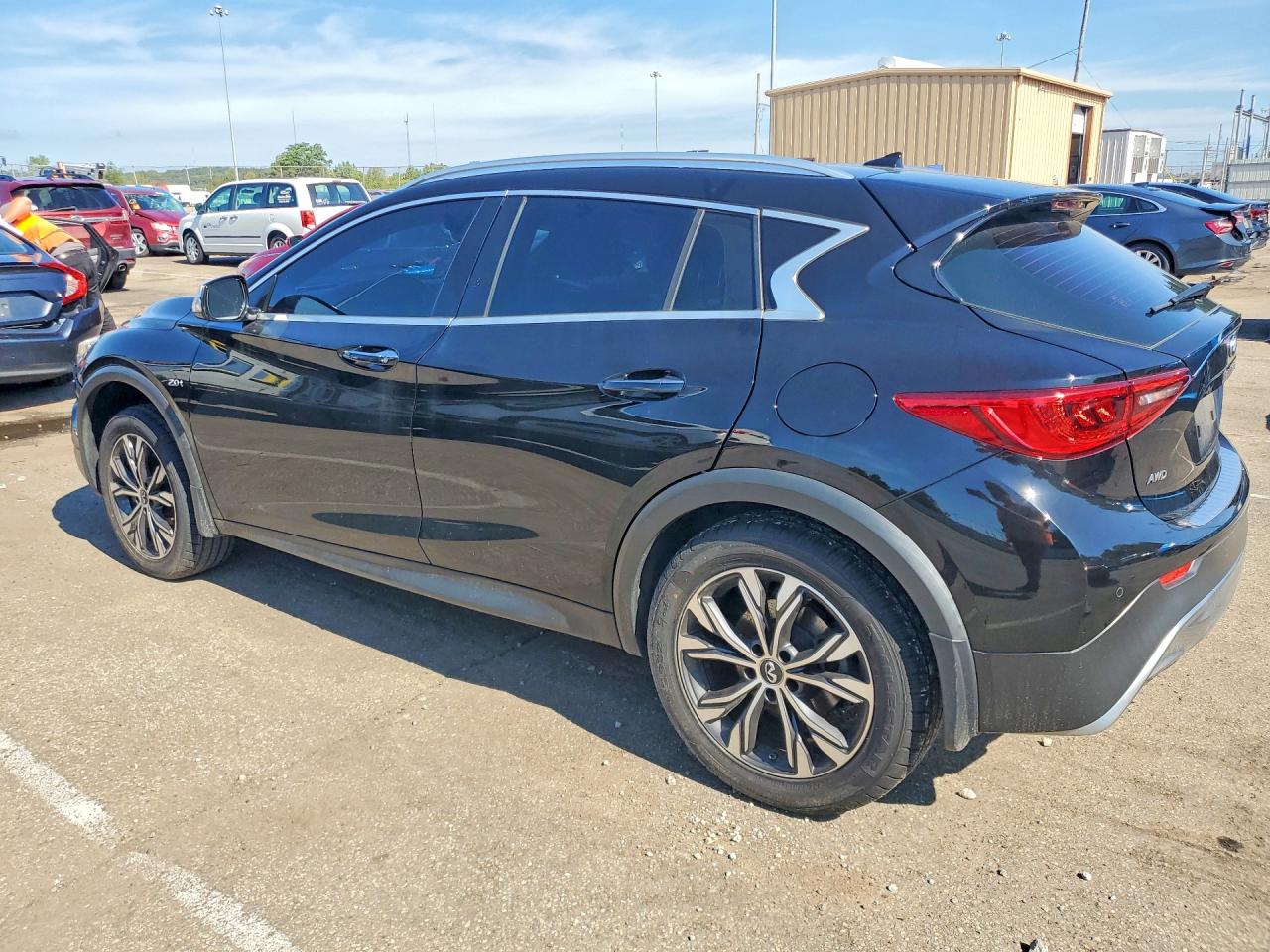 2017 INFINITI QX30 PREMIUM — снимка 2