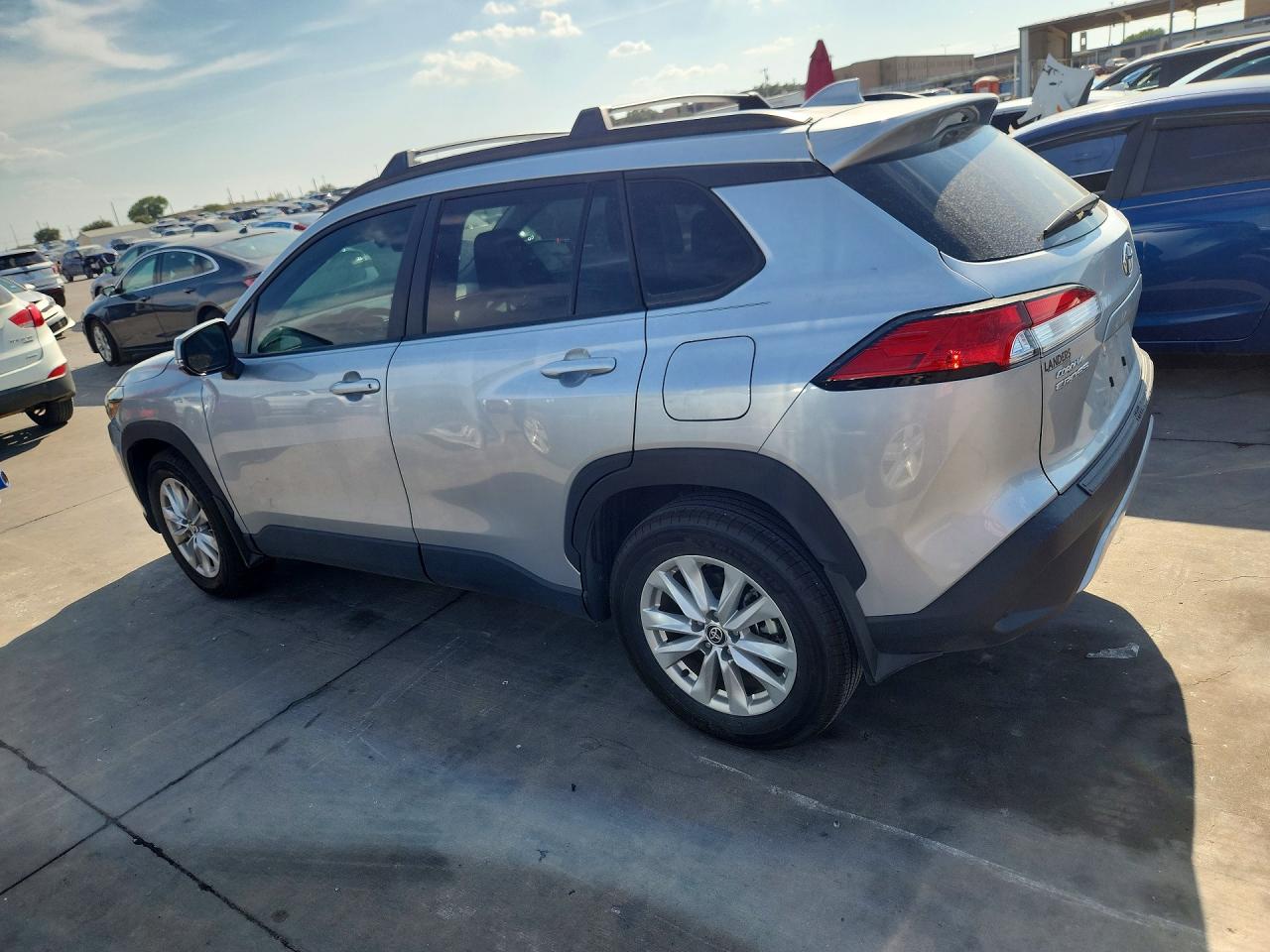 2024 TOYOTA COROLLA CROSS LE — снимка 2