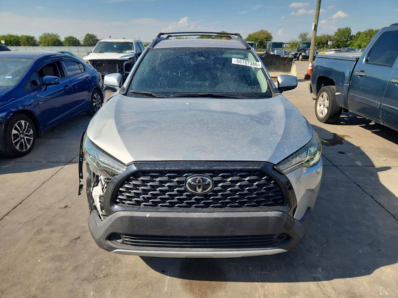 2024 TOYOTA COROLLA CROSS LE — снимка 5
