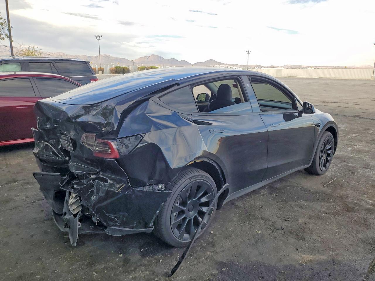 2024 TESLA MODEL Y — снимка 3