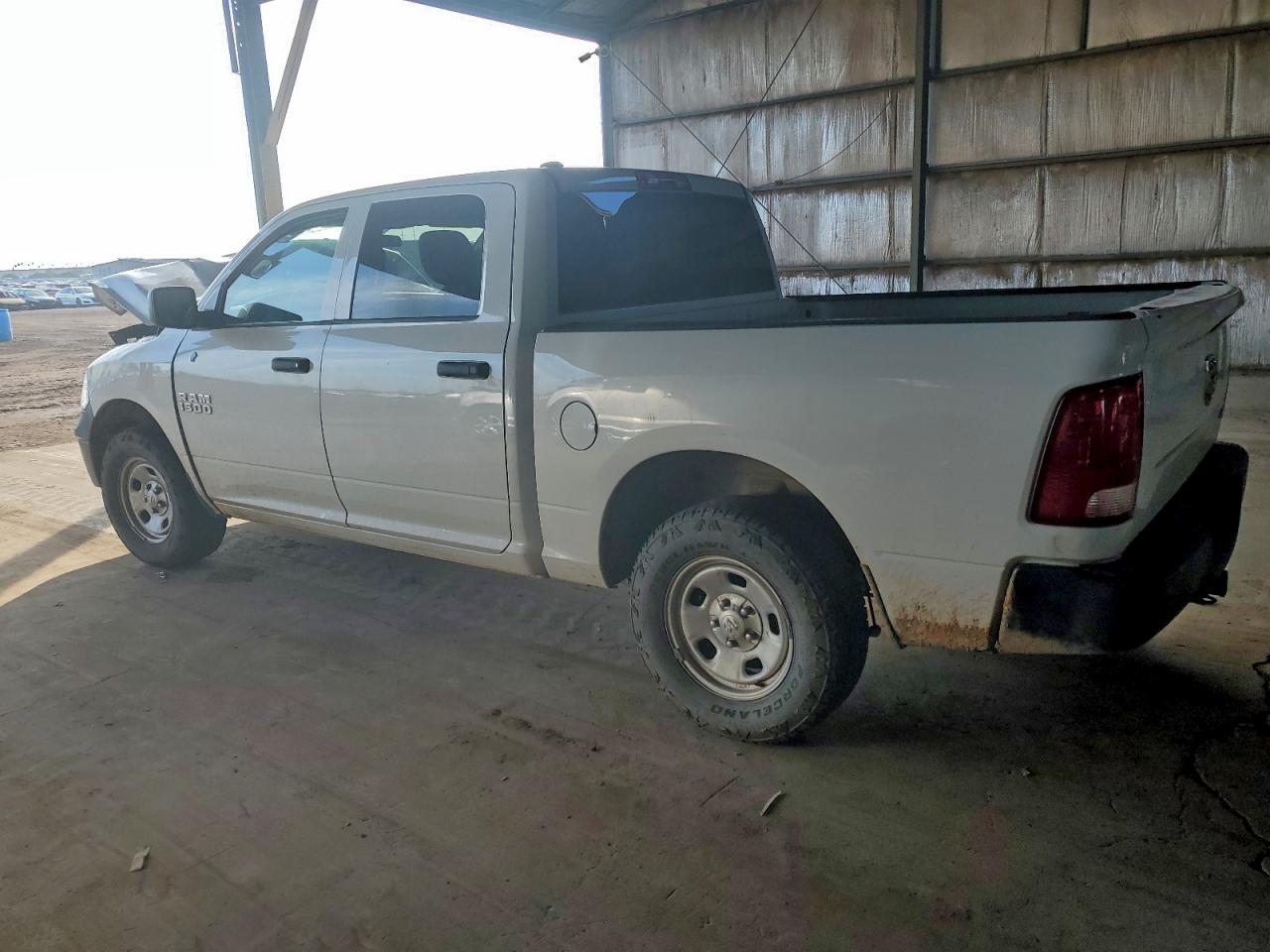 2017 RAM 1500 ST — снимка 2