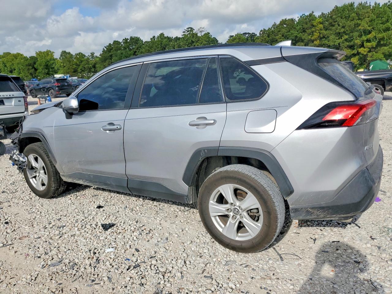2020 TOYOTA RAV4 XLE — снимка 2