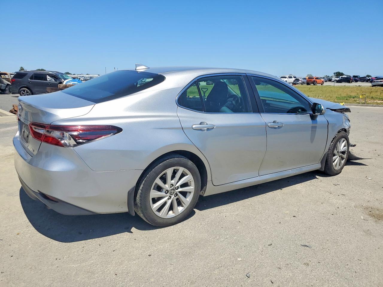 2021 TOYOTA CAMRY LE — снимка 3