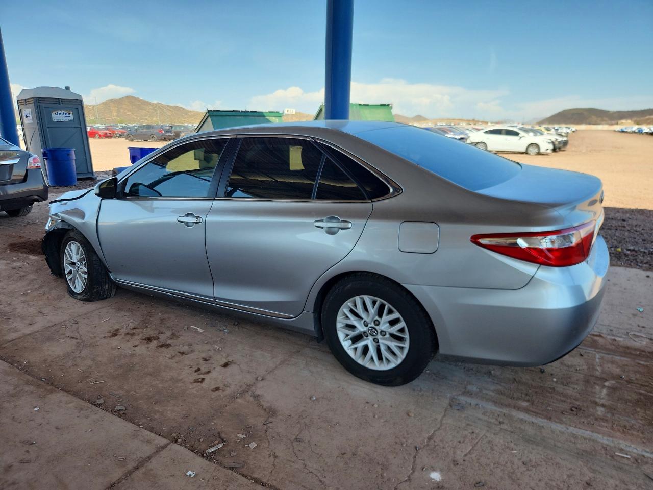 2017 TOYOTA CAMRY LE — снимка 2