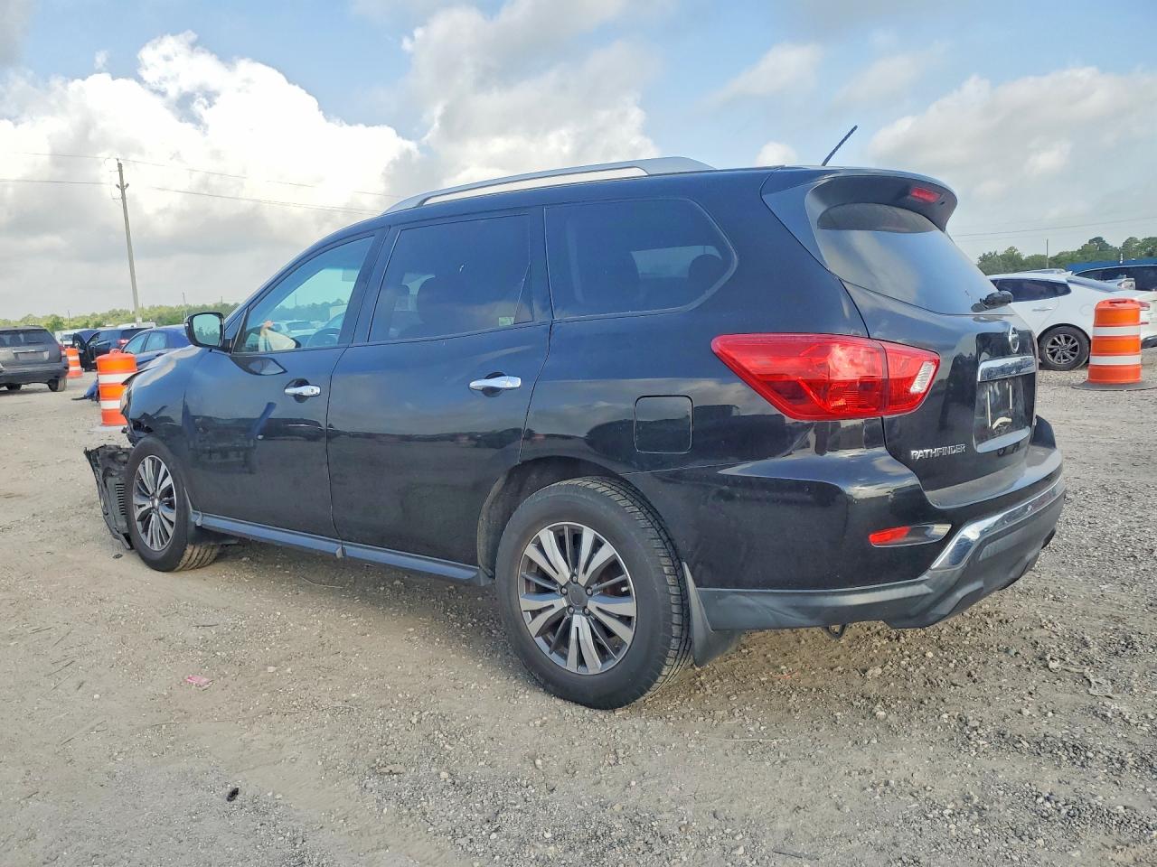 2017 NISSAN PATHFINDER S — снимка 2