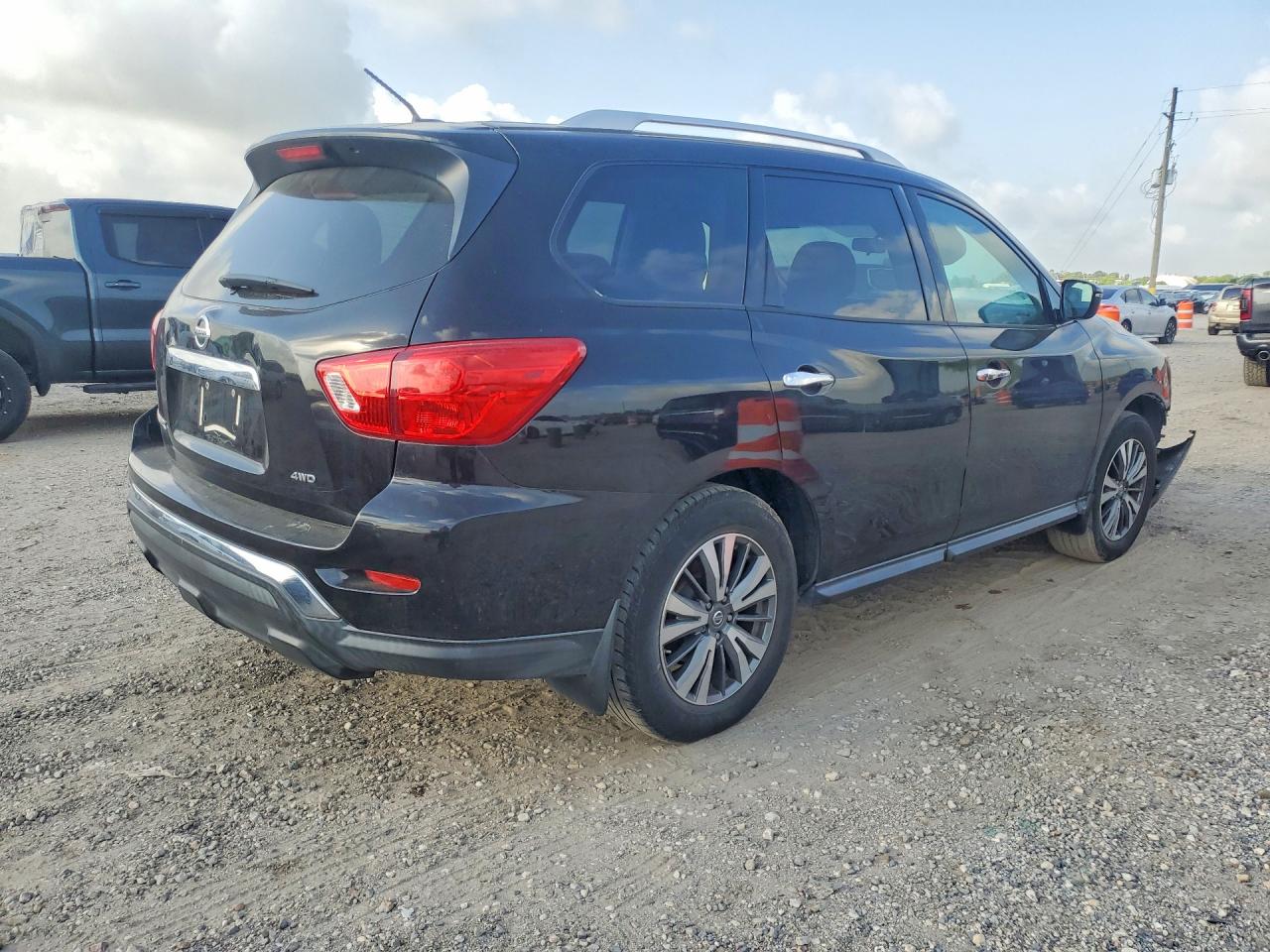 2017 NISSAN PATHFINDER S — снимка 3