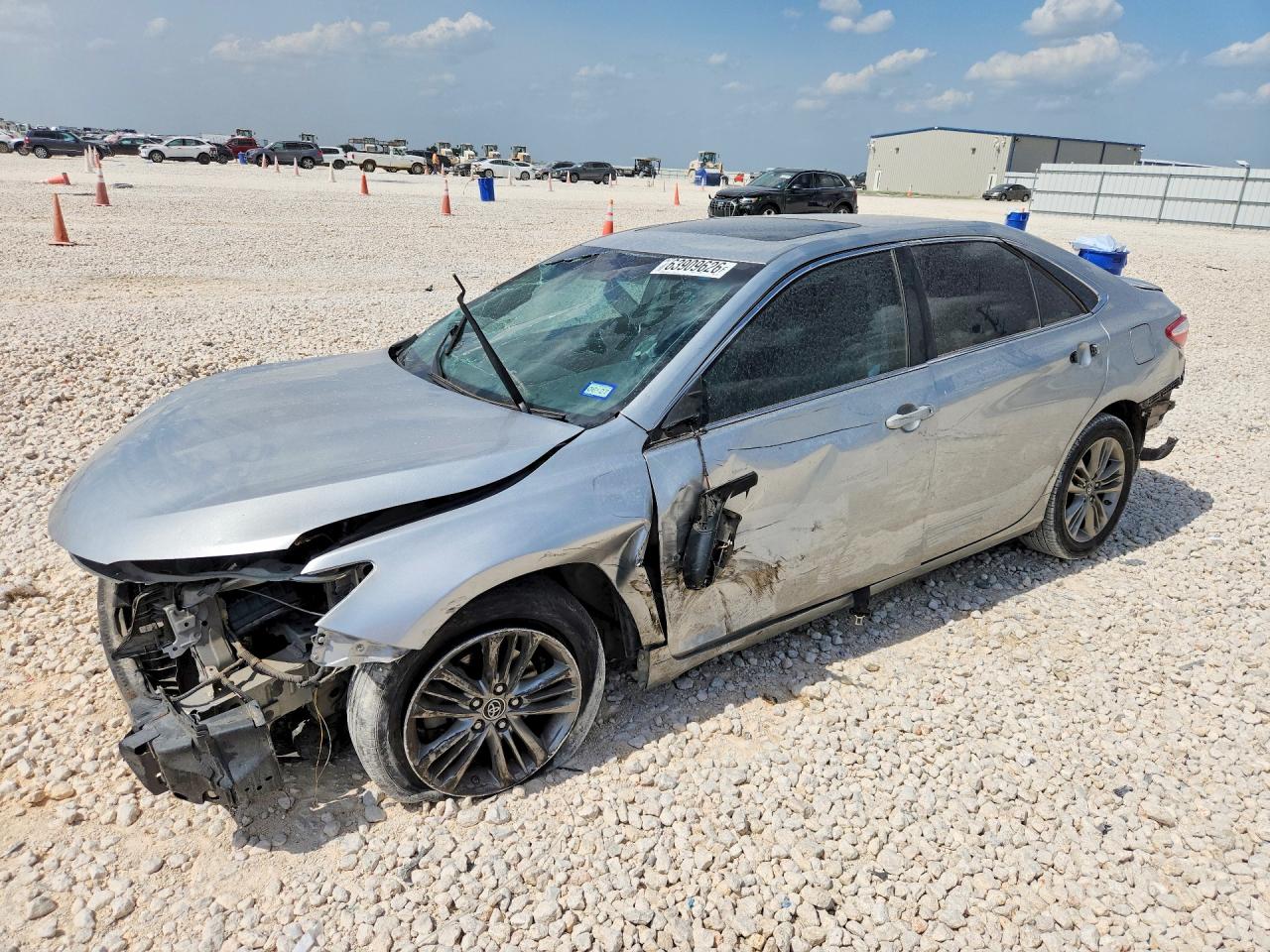 2016 TOYOTA CAMRY SE