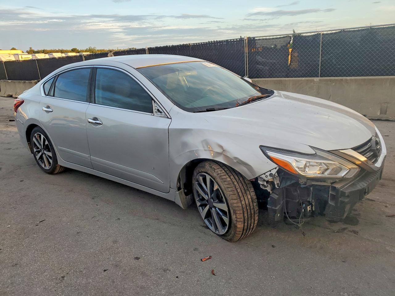 2017 NISSAN ALTIMA 2.5 SR — снимка 4