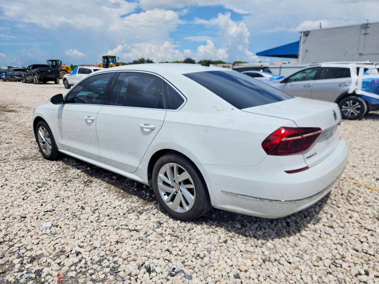 2018 VOLKSWAGEN PASSAT SE — снимка 2