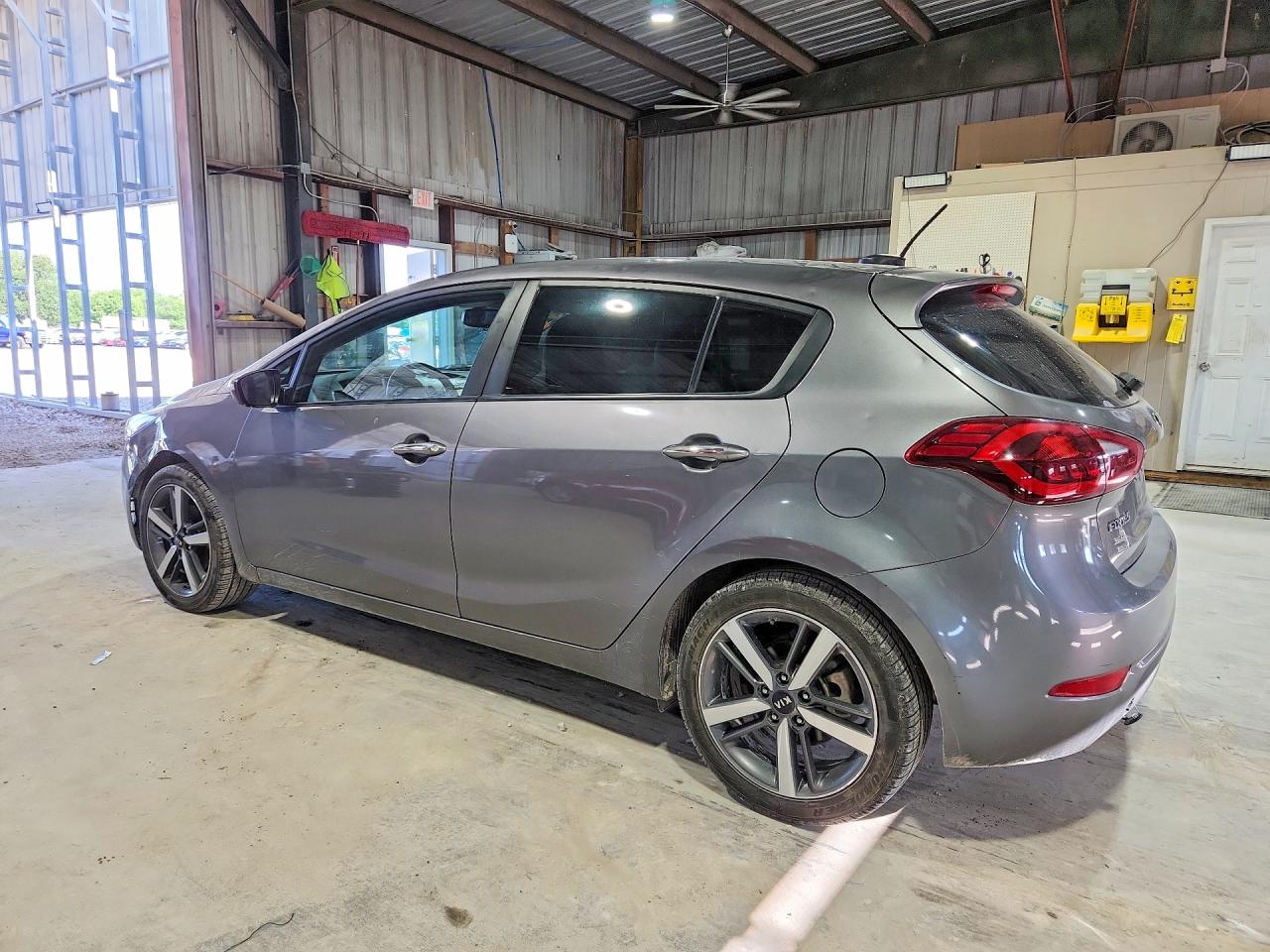 2017 KIA FORTE EX — снимка 2