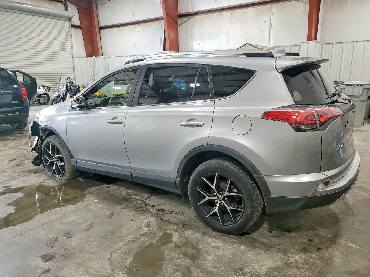 2018 TOYOTA RAV4 SE — снимка 2