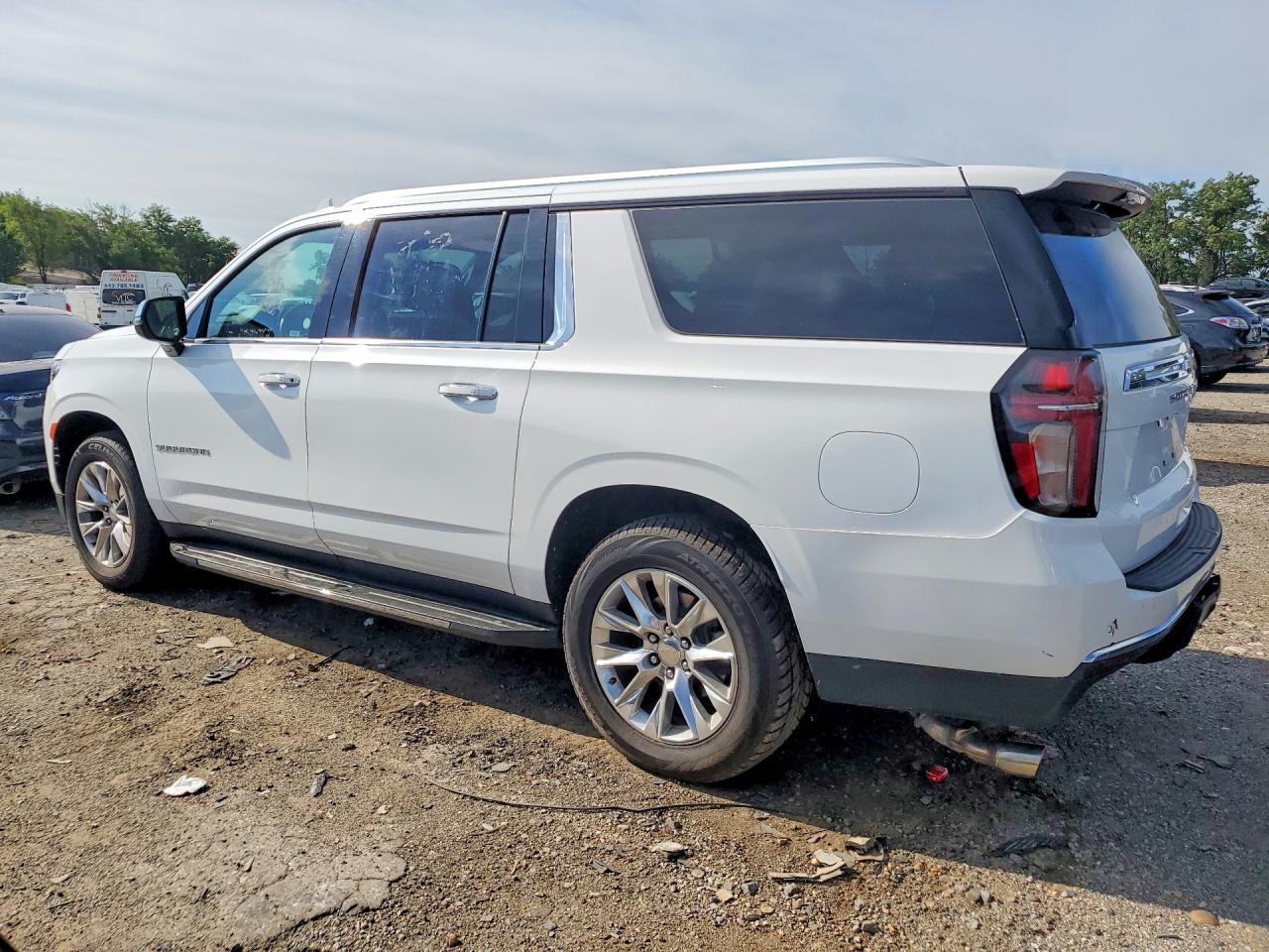 2023 CHEVROLET SUBURBAN C1500 PREMIER — снимка 2