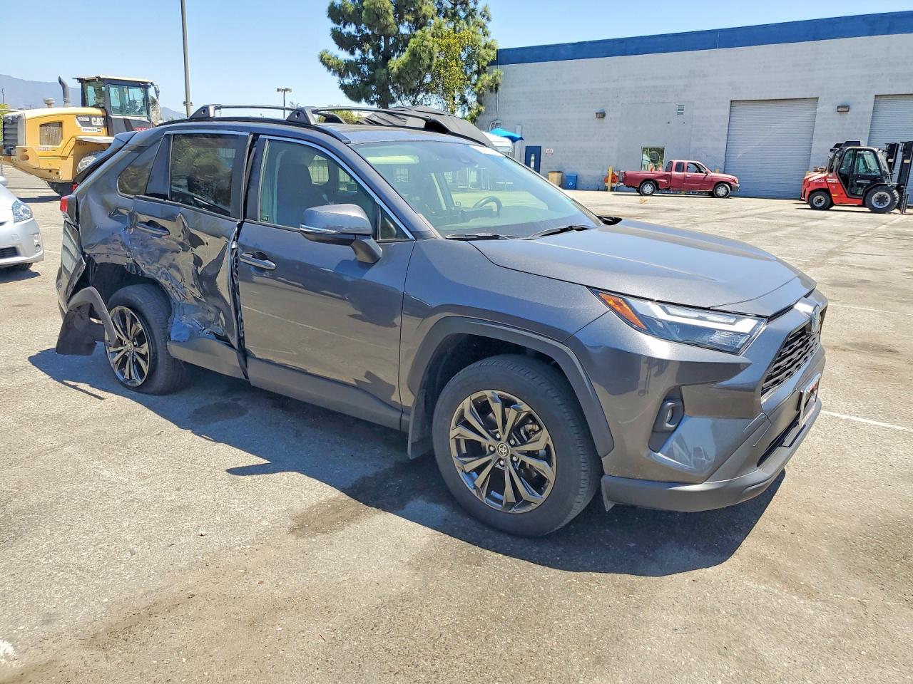 2024 TOYOTA RAV4 XLE PREMIUM — снимка 4
