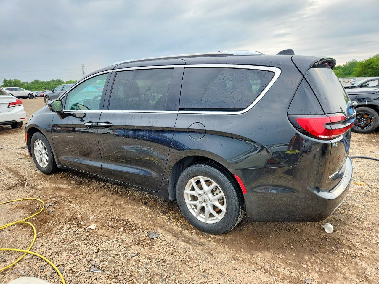 2021 CHRYSLER PACIFICA TOURING L — снимка 2