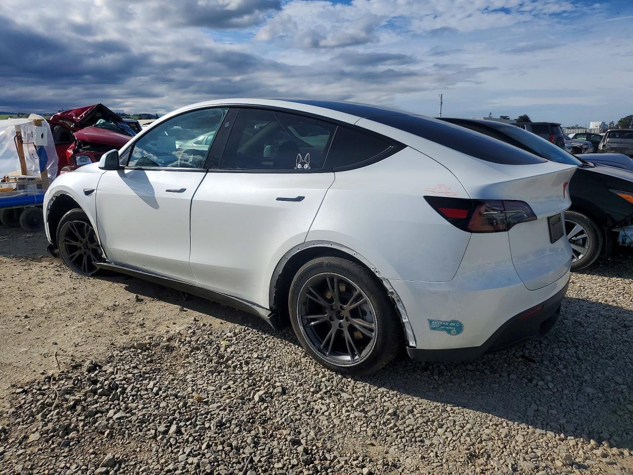 2025 TESLA MODEL Y — снимка 2
