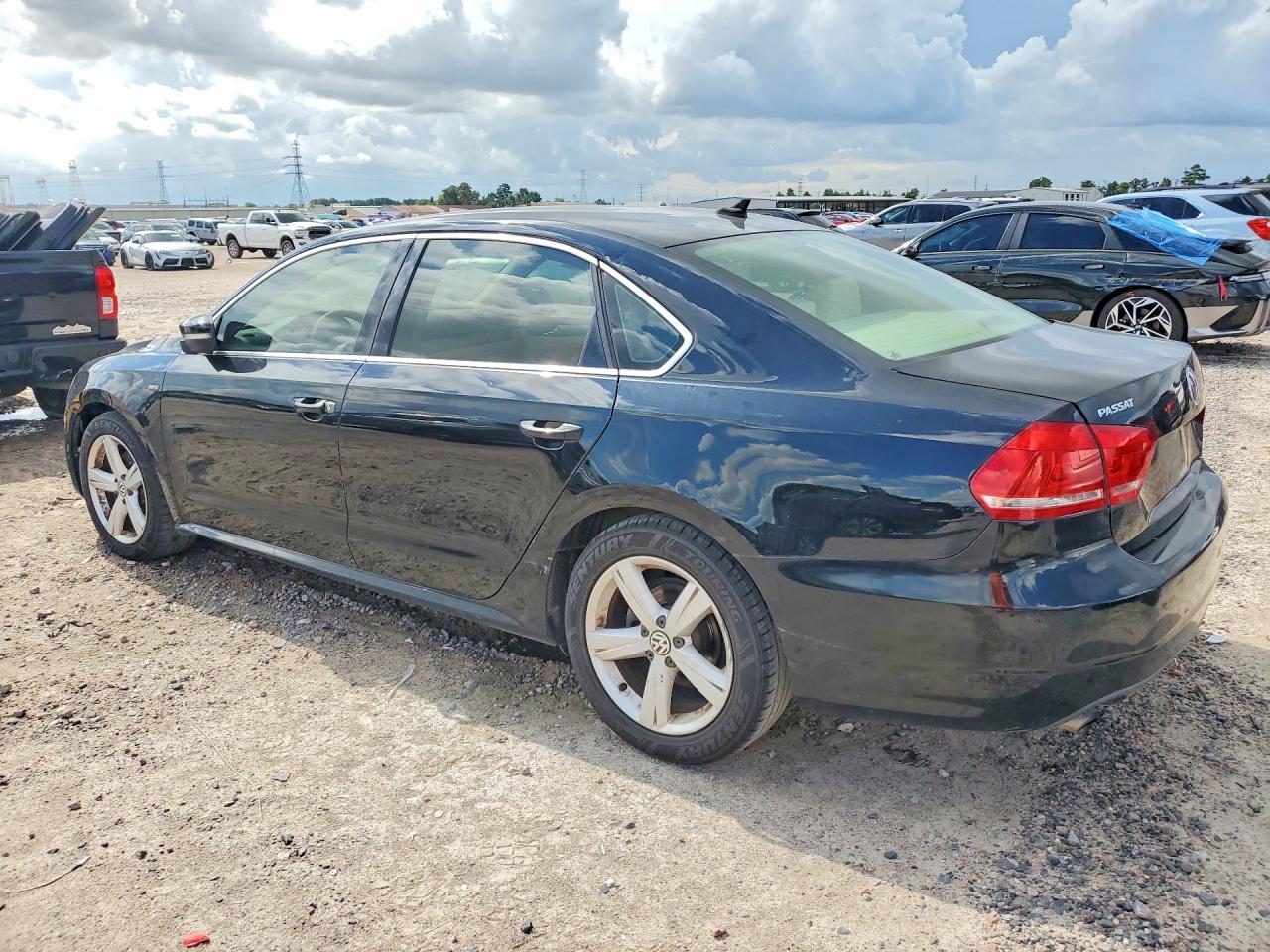 2015 VOLKSWAGEN PASSAT S — снимка 2
