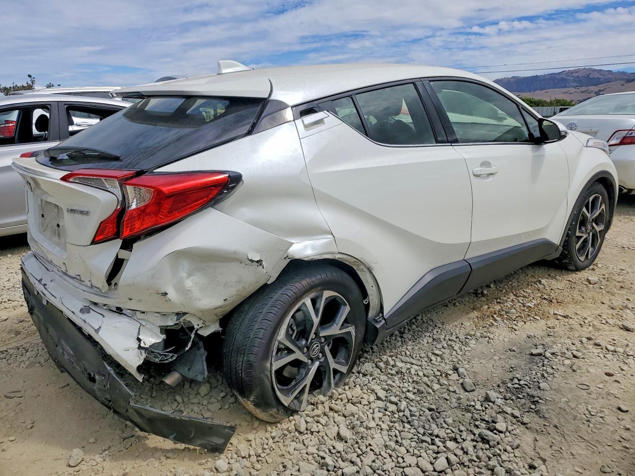 2019 TOYOTA C-HR LIMITED — снимка 3