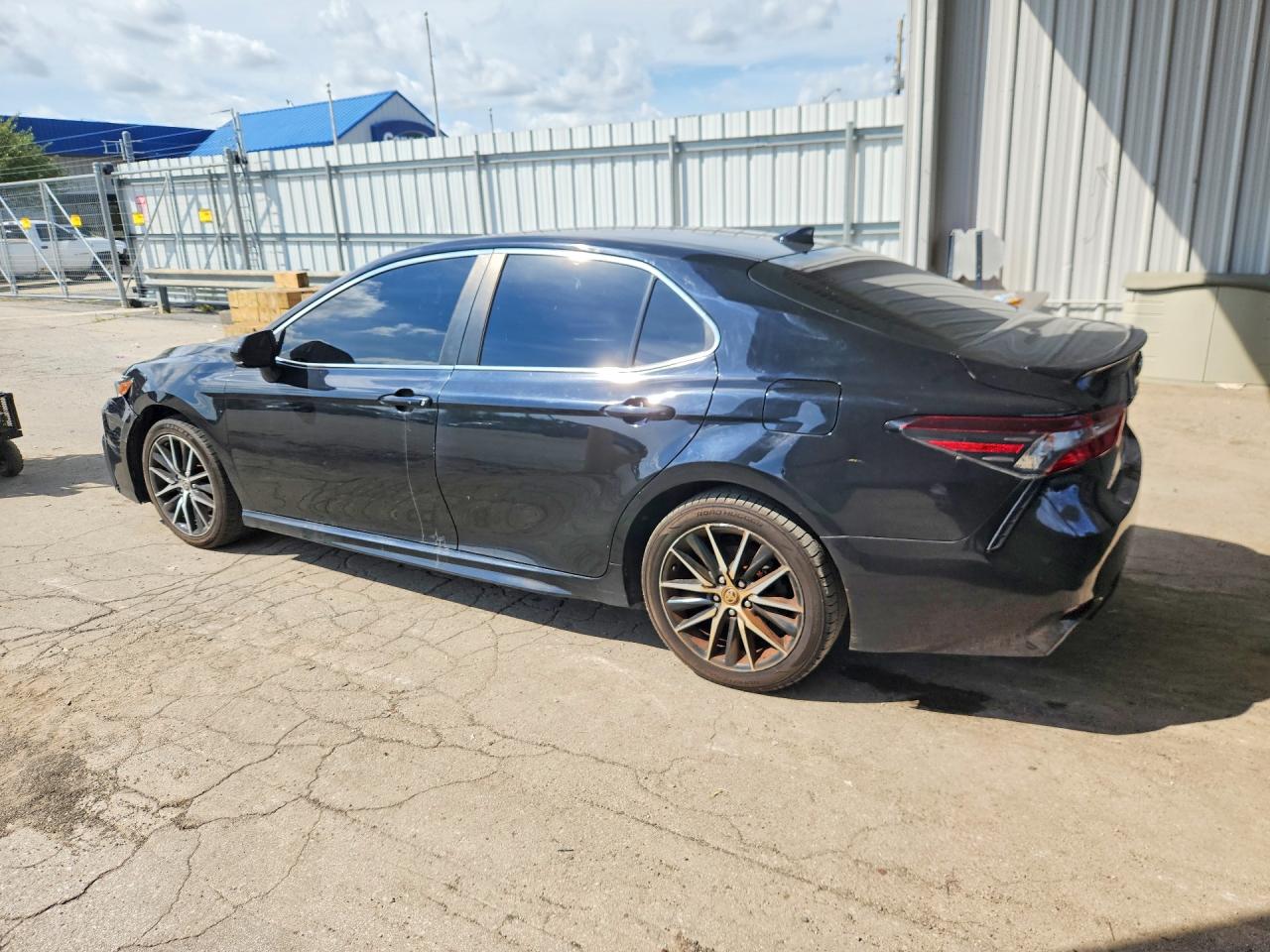 2021 TOYOTA CAMRY SE — снимка 2