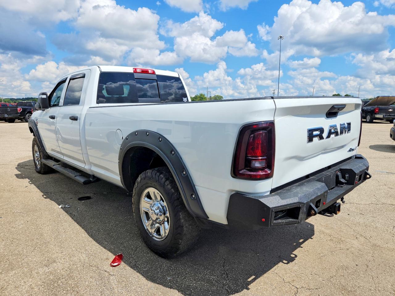2025 RAM 3500 TRADESMAN — снимка 2