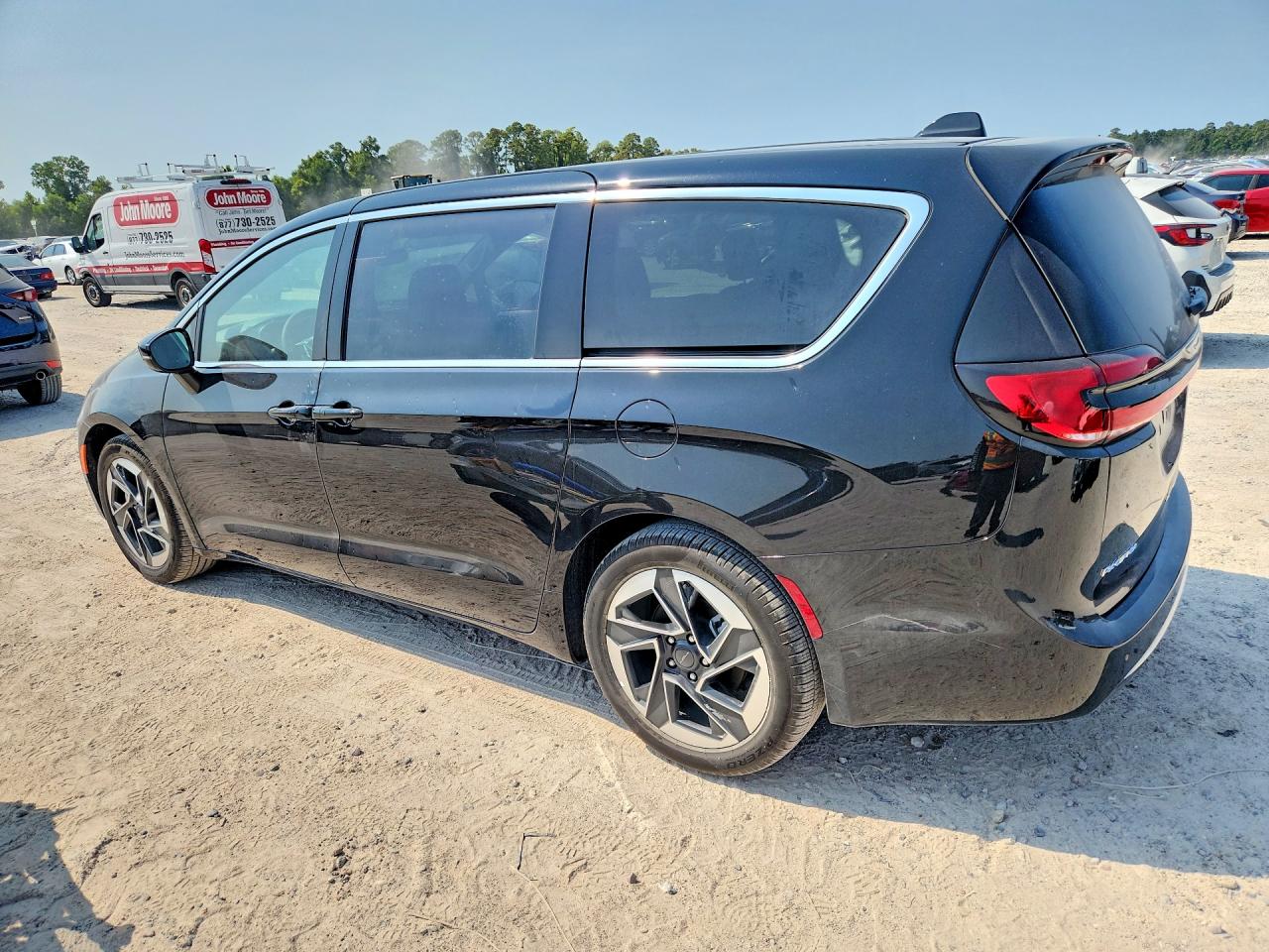2027 CHRYSLER PACIFICA LIMITED — снимка 2