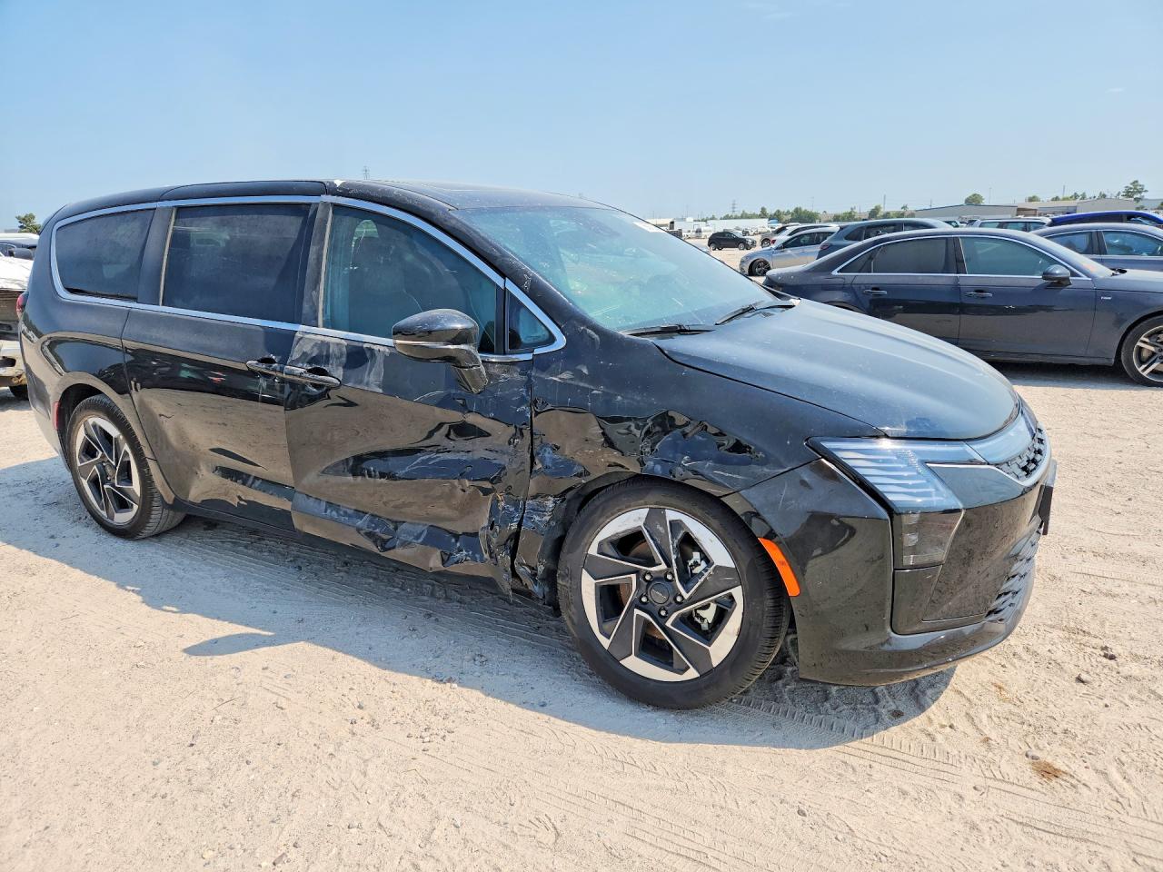 2027 CHRYSLER PACIFICA LIMITED — снимка 4