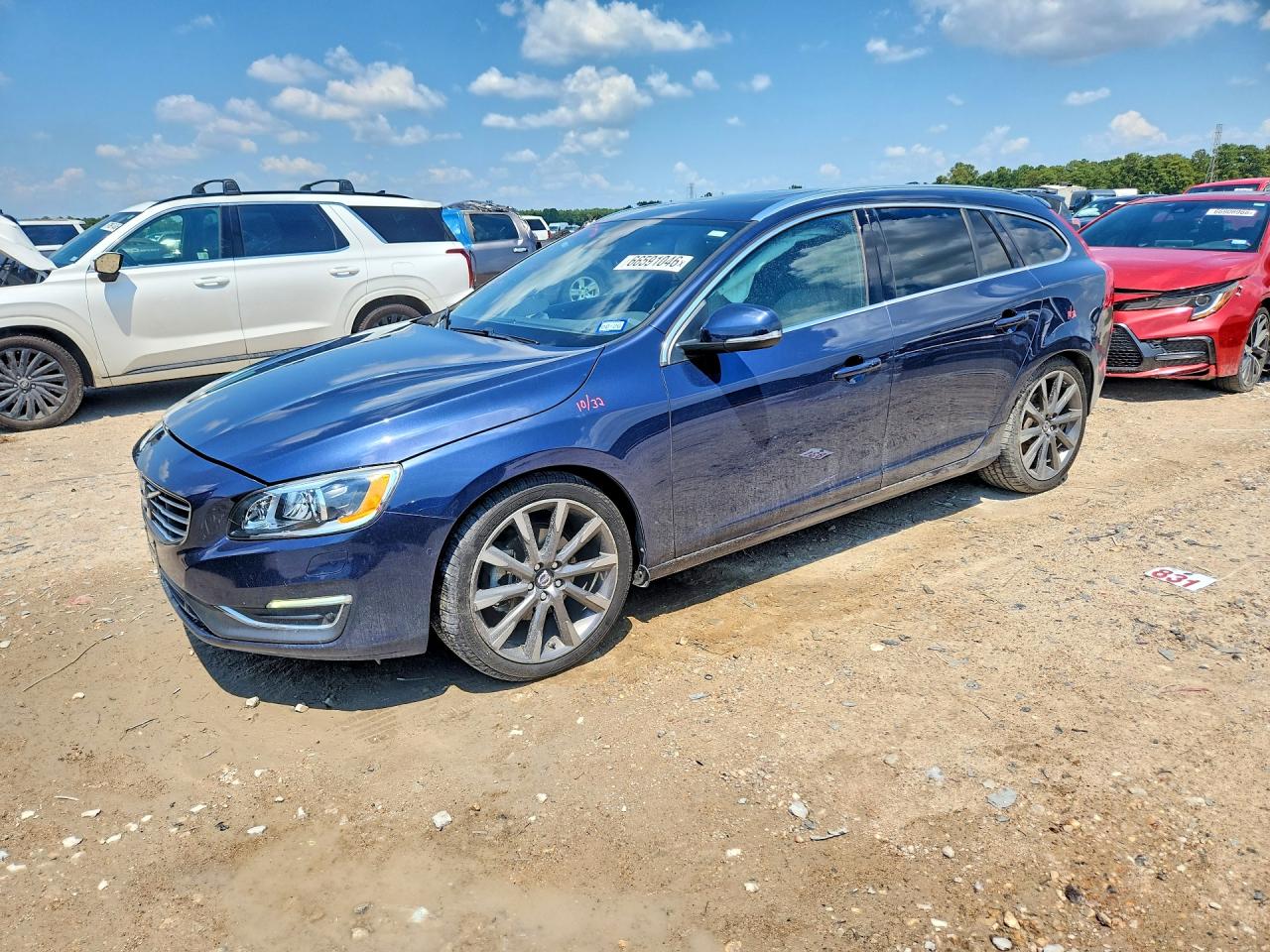 2015 VOLVO V60 PLATINUM