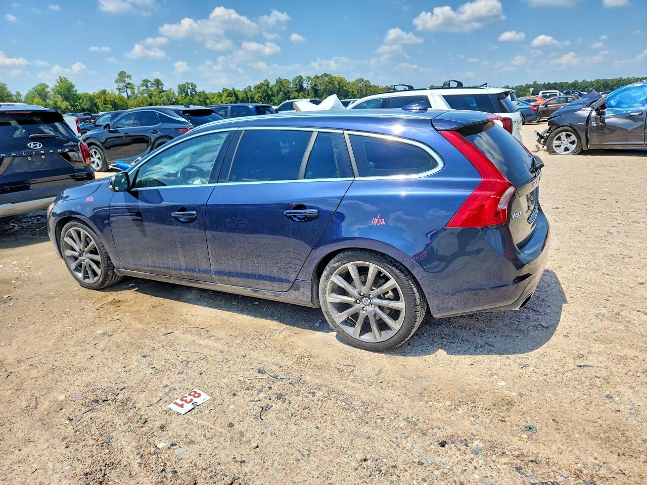 2015 VOLVO V60 PLATINUM — снимка 2