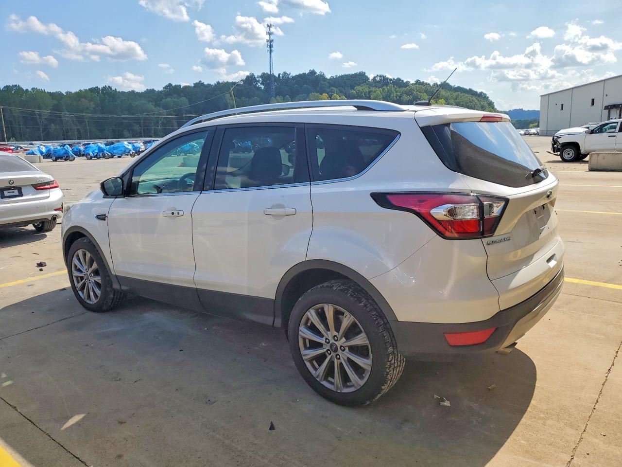 2017 FORD ESCAPE TITANIUM — снимка 2