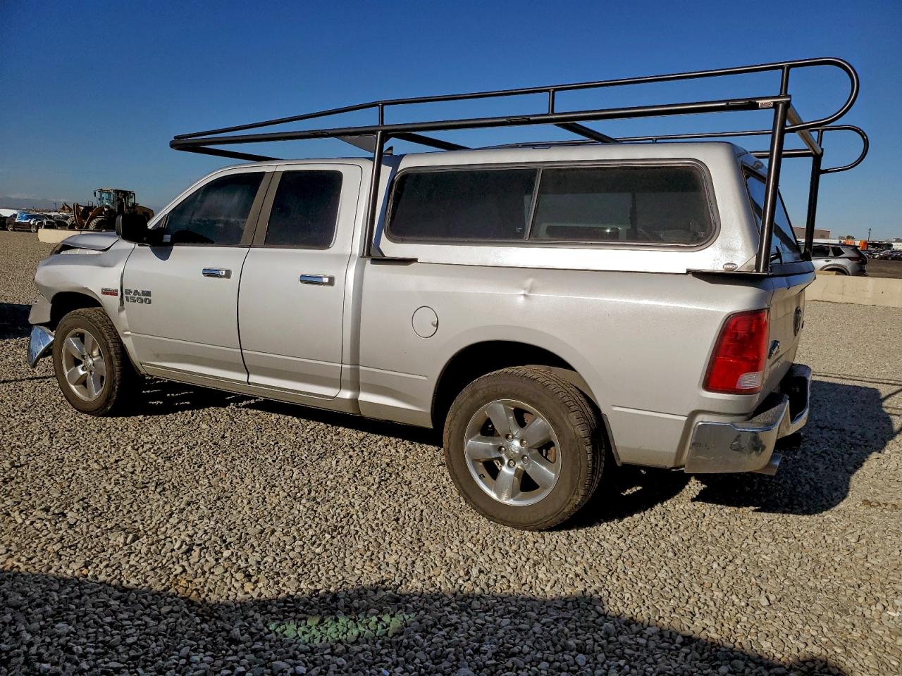 2016 RAM 1500 SLT — снимка 2