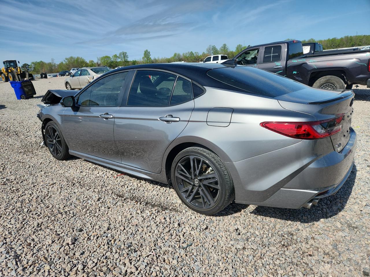 2025 TOYOTA CAMRY XSE — снимка 2