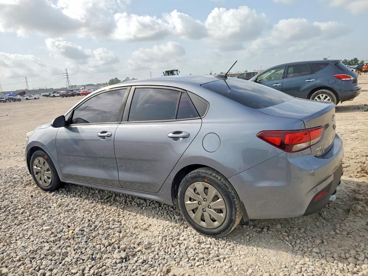 2020 KIA RIO S — снимка 2