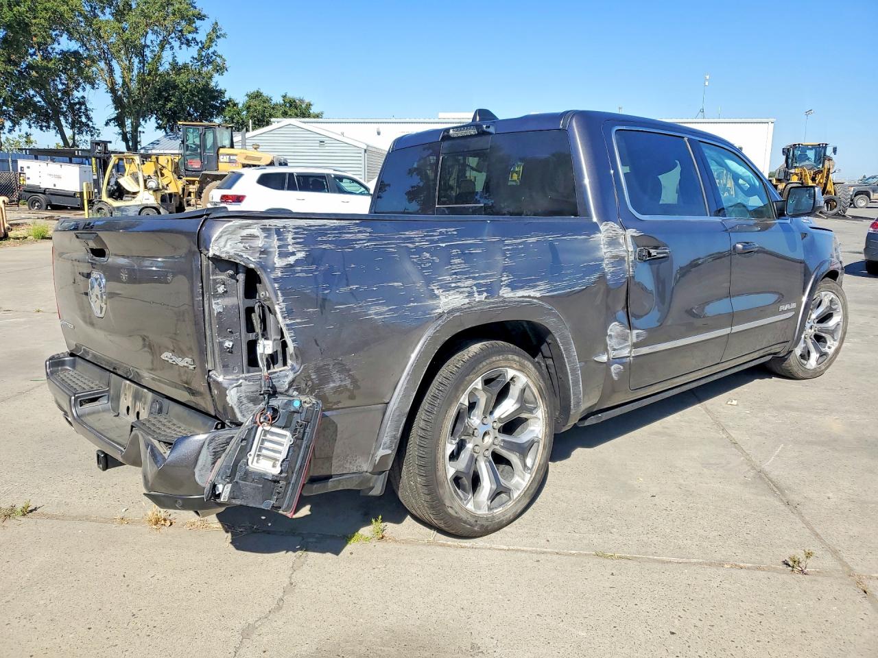 2023 RAM 1500 LIMITED — снимка 3