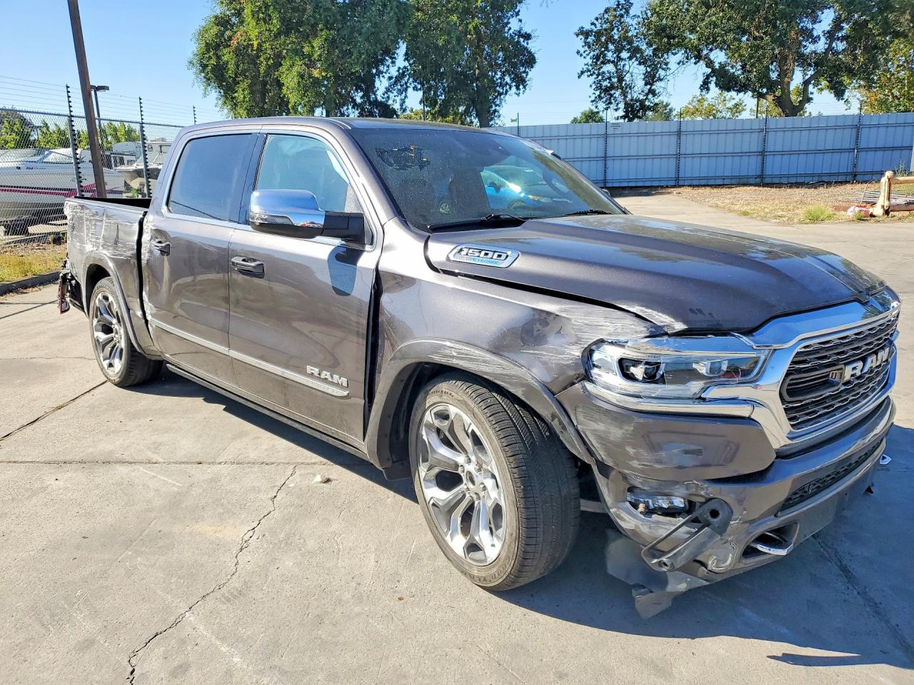 2023 RAM 1500 LIMITED — снимка 4