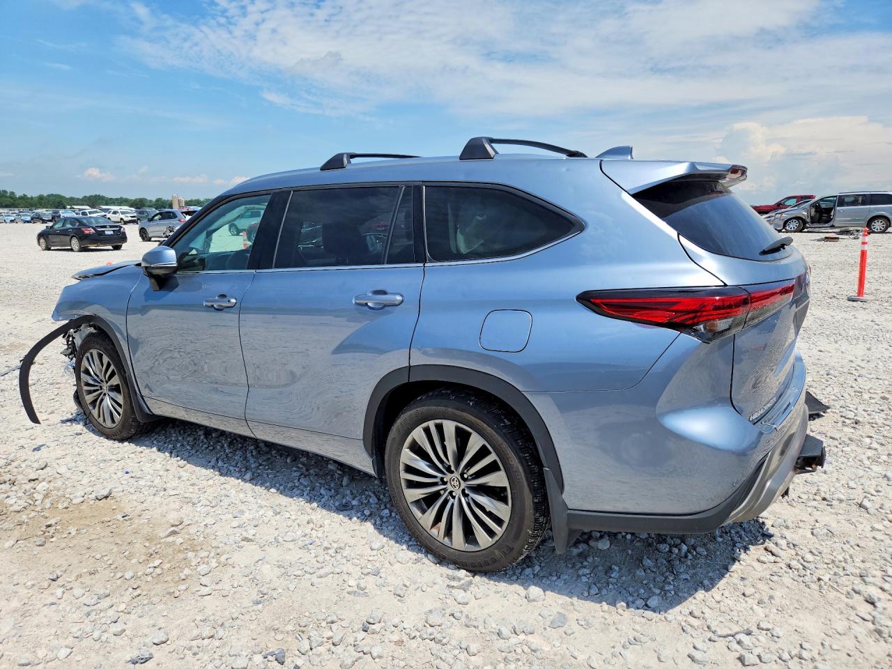 2021 TOYOTA HIGHLANDER PLATINUM — снимка 2