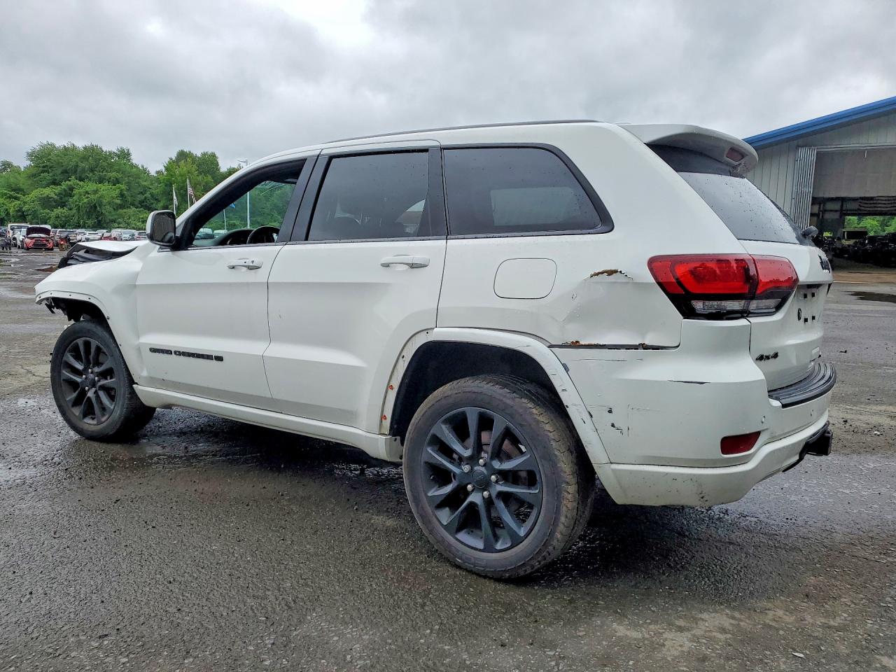 2022 JEEP GRAND CHEROKEE LAREDO E — снимка 2
