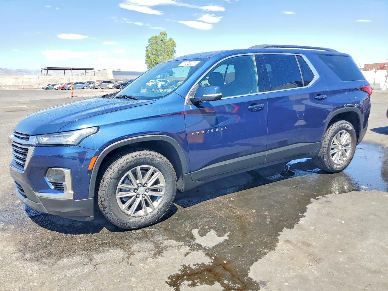 2023 CHEVROLET TRAVERSE LT